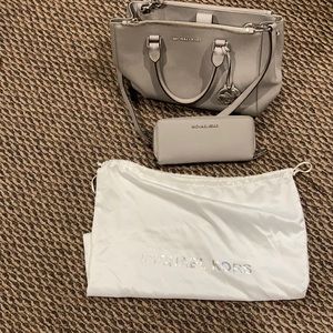 Gray bag and wallet